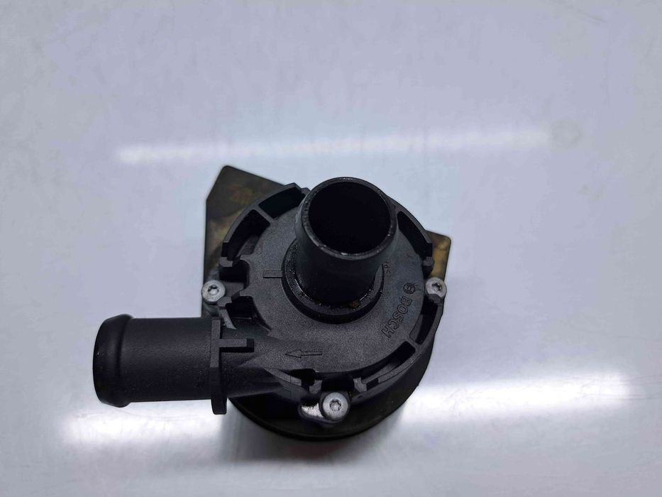 Pompa recirculare apa  Volkswagen Golf 7 (5G) [Fabr 2014-prezent] 5C09