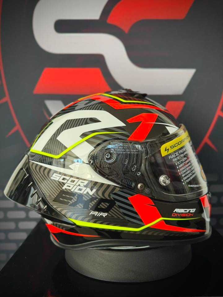 НОВА Каска SCORPION EXO-R1 EVO AIR Black-Red-Neon Yellow Размер М