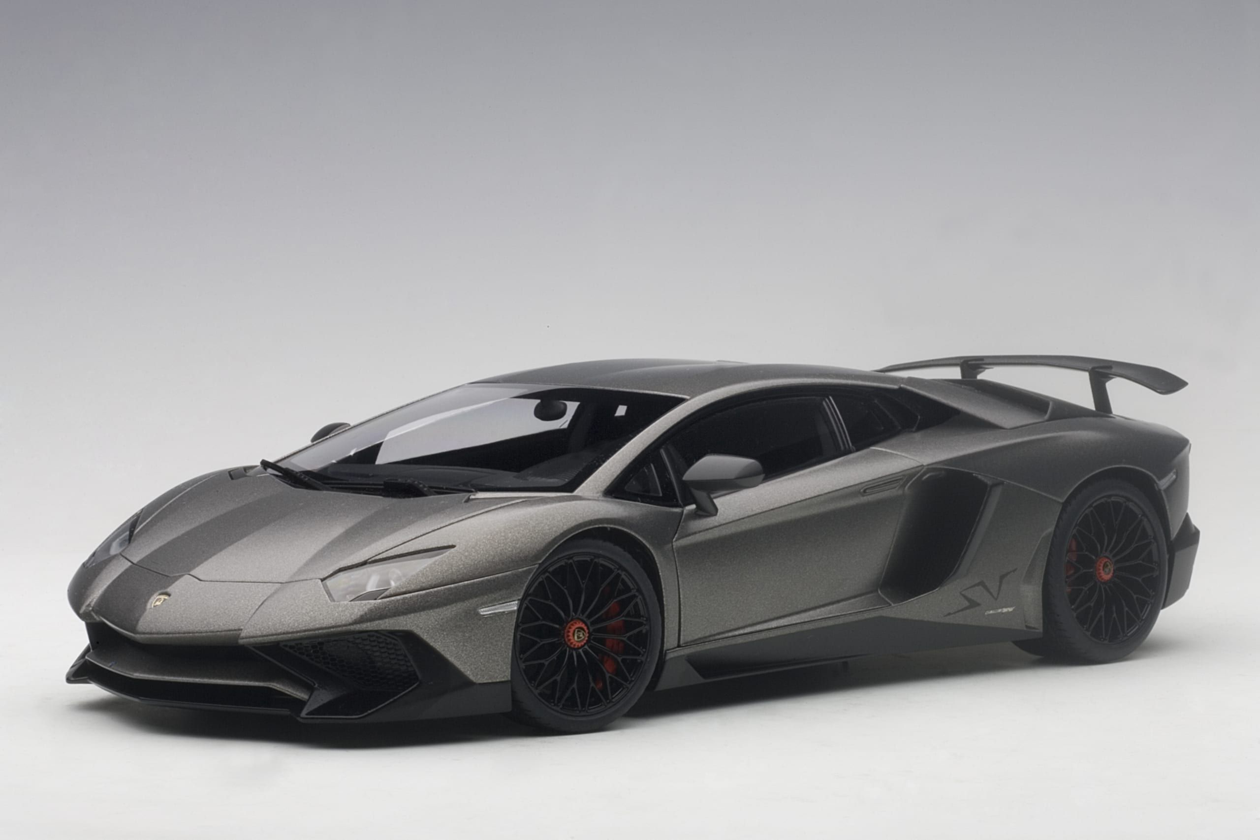 Macheta auto Lamborghini Aventador LP750-4 SV (2015) 1:18 AutoArt