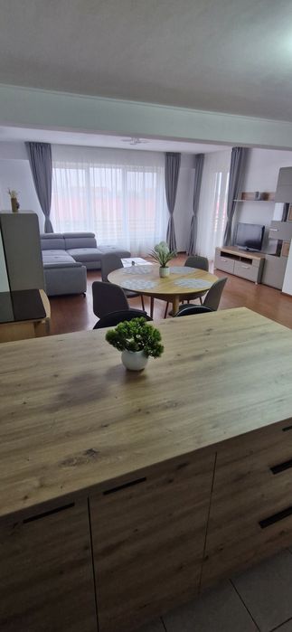 Închiriez Apartament cu 2 camere in LUCEAFĂRUL Oradea langa Hotel RAMA
