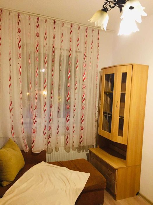 Închiriez garsoniera în zona UMT