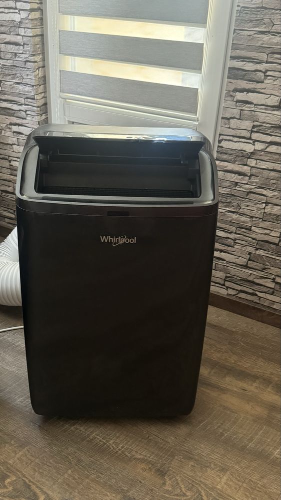Мобилен климатик Whirlpool 12 BTU