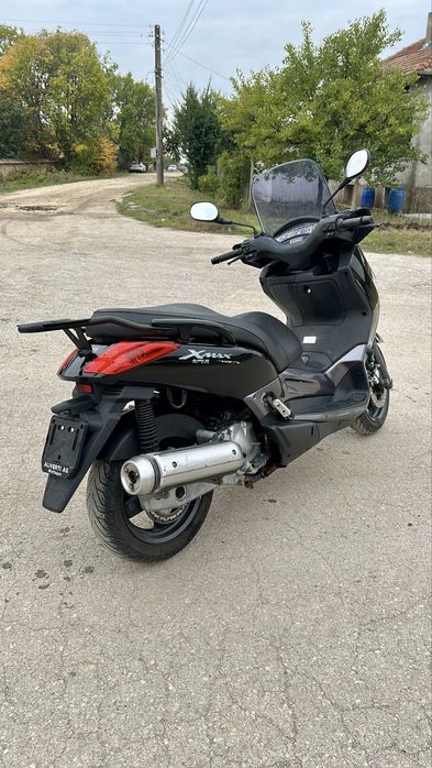Скутер Ямаха Х-макс 125кубика