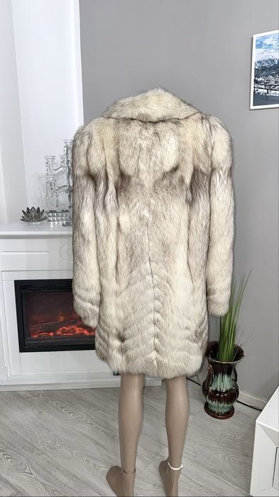 Haina din blana naturala de vulpe polara