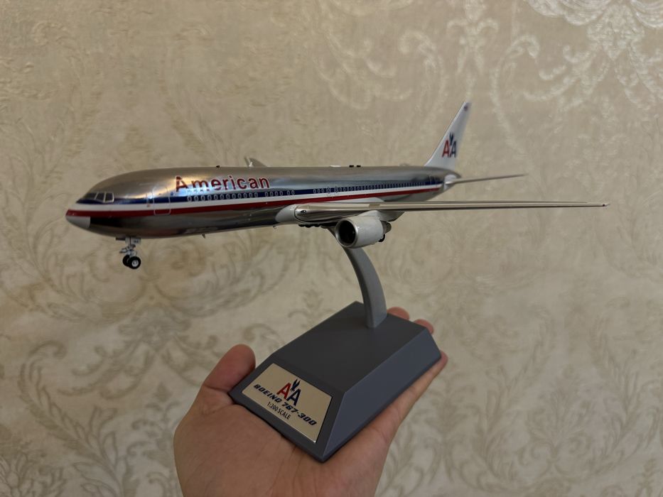 Макет самолета Boeing 767 American и Boeing 787 ANA
