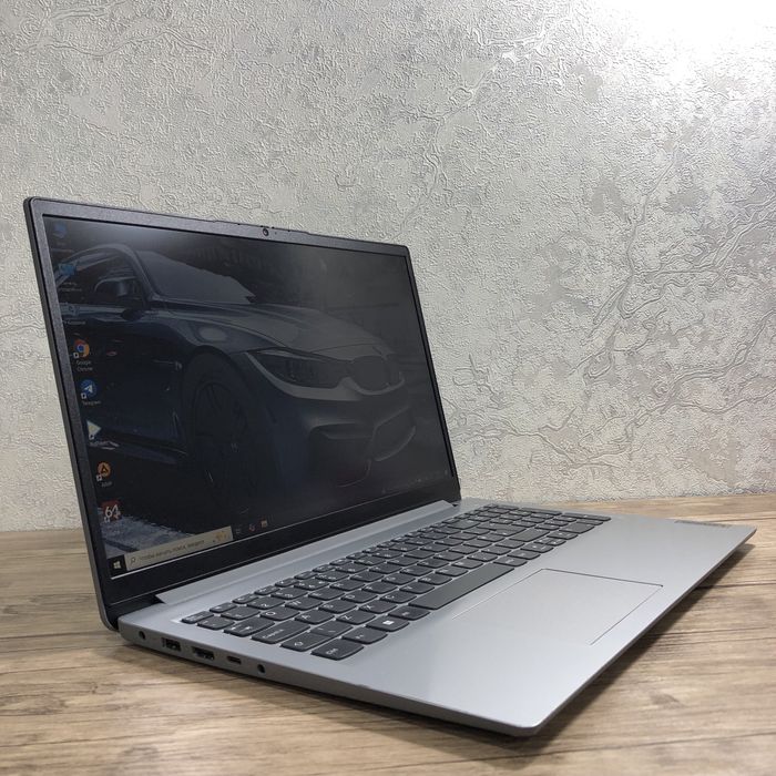 Продаю Офисный Lenovo ideapad Celeron 4/256gb в отличном состоянии!