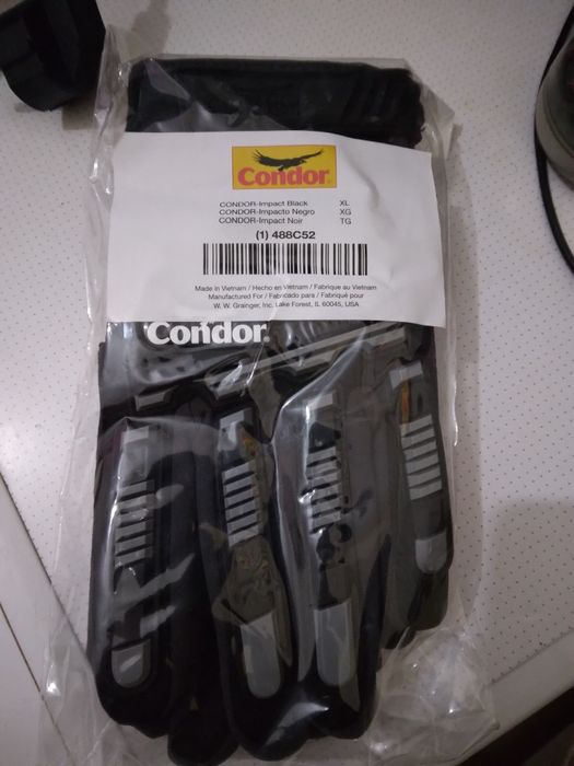 Manusi condor noi sigilate