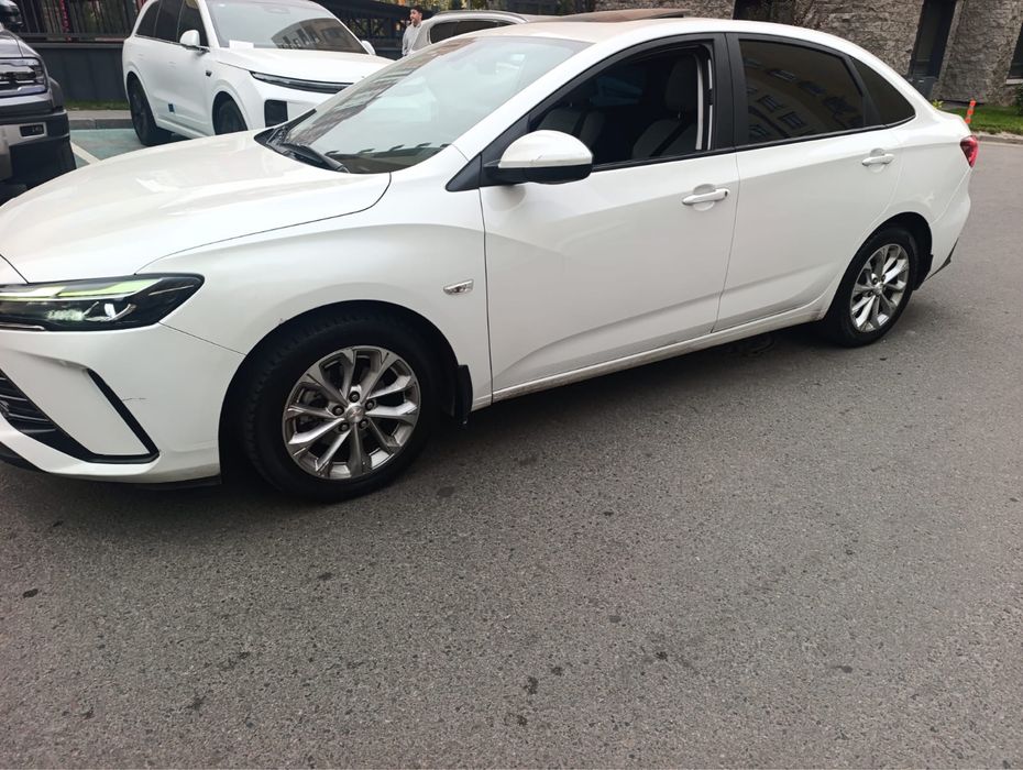 Сдаются под выкуп Жак, Кобальт, Монза