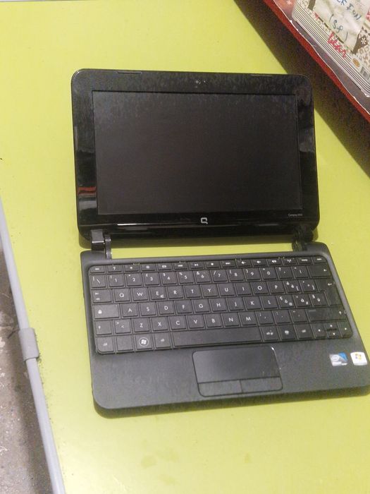 Laptop Compaq pentru piese.