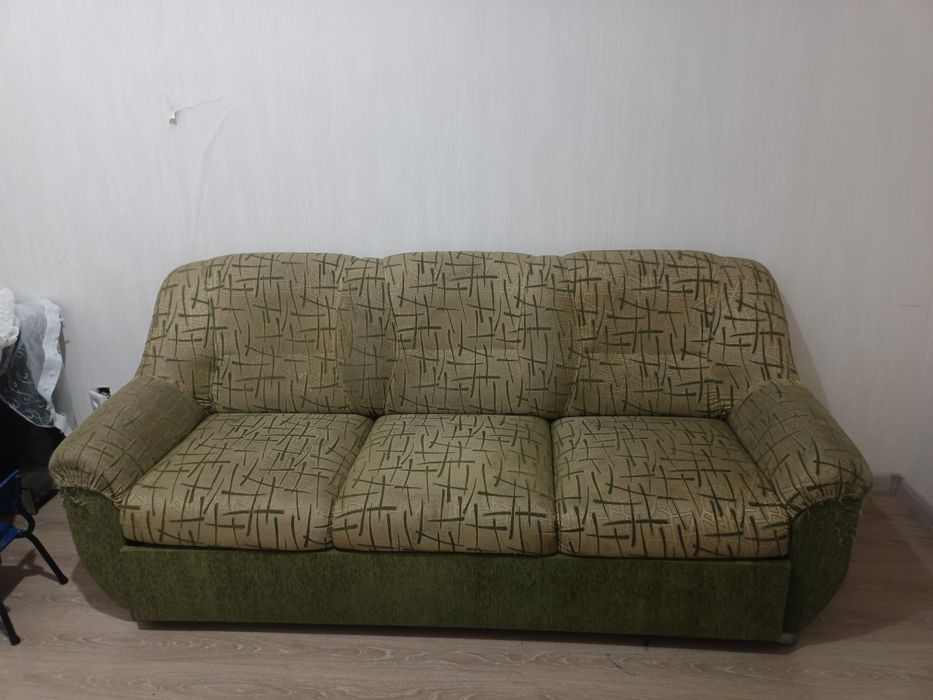 Отдам диван бесплатно,самовывоз.