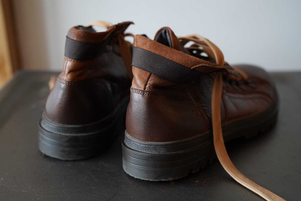 мъжки кожени обувки / португалски