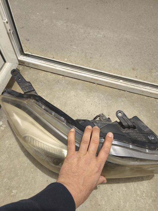 Фарове за subaru XV ксенон