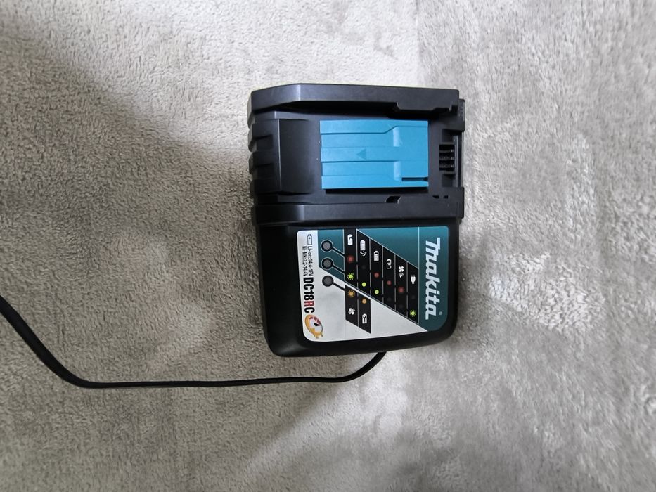 Încărcător Makita DC18RC (2022)