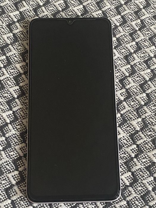 Vivo Y04, телефон купили месяц назад, но не пользовались, совсем новый