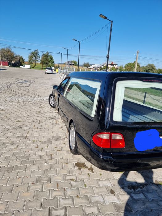 Se vinde Mercedes SD funerar