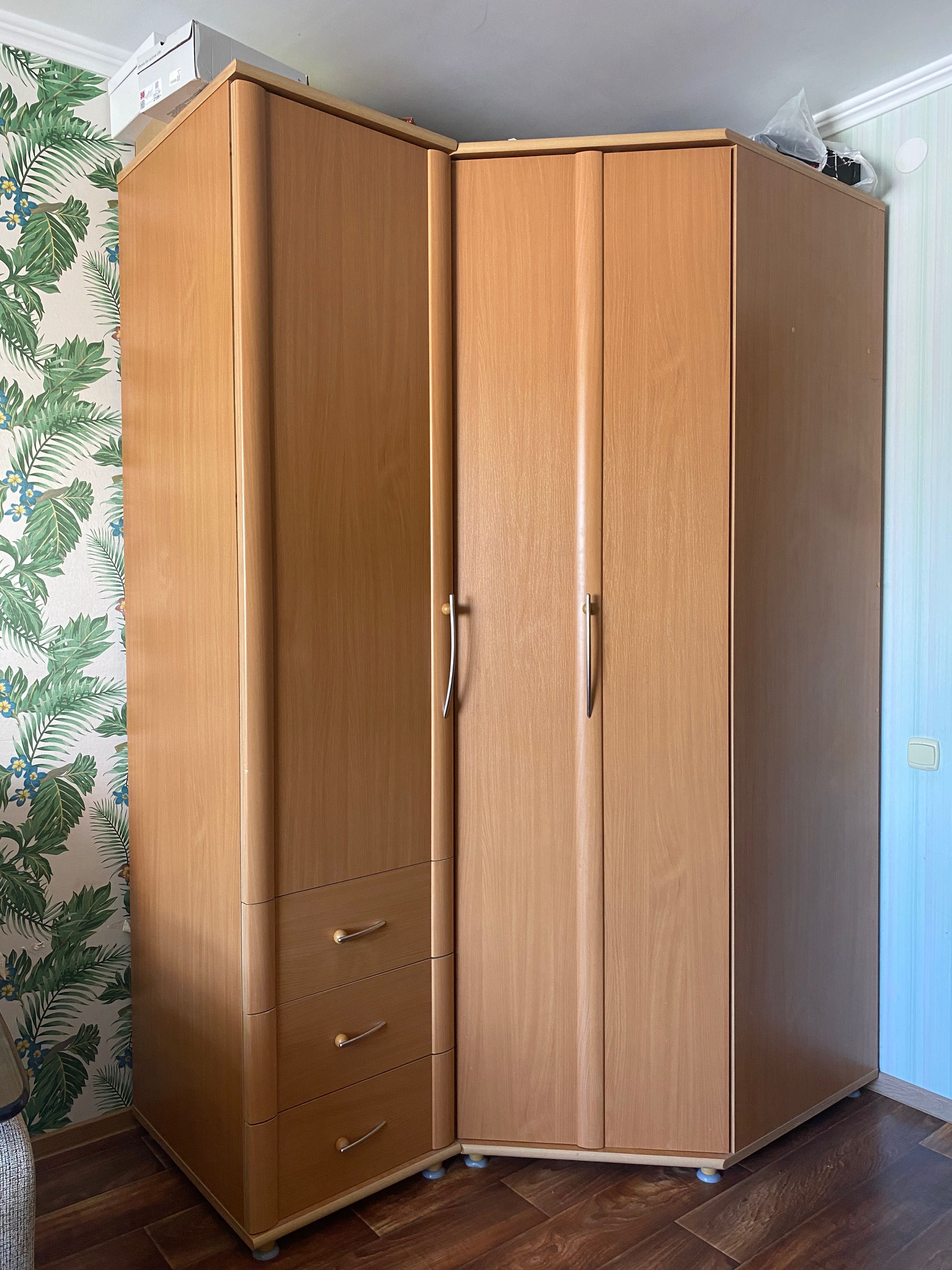 Продам шкаф для одежды