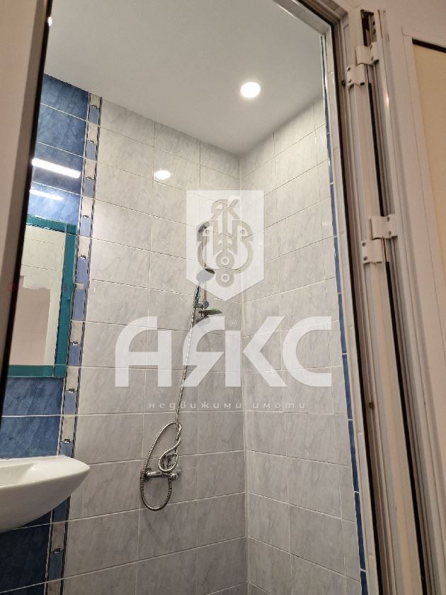 Тристаен апартамент в кв. Надежда 2