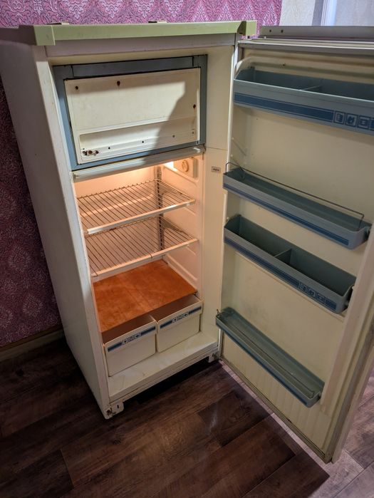 Продам холодильник