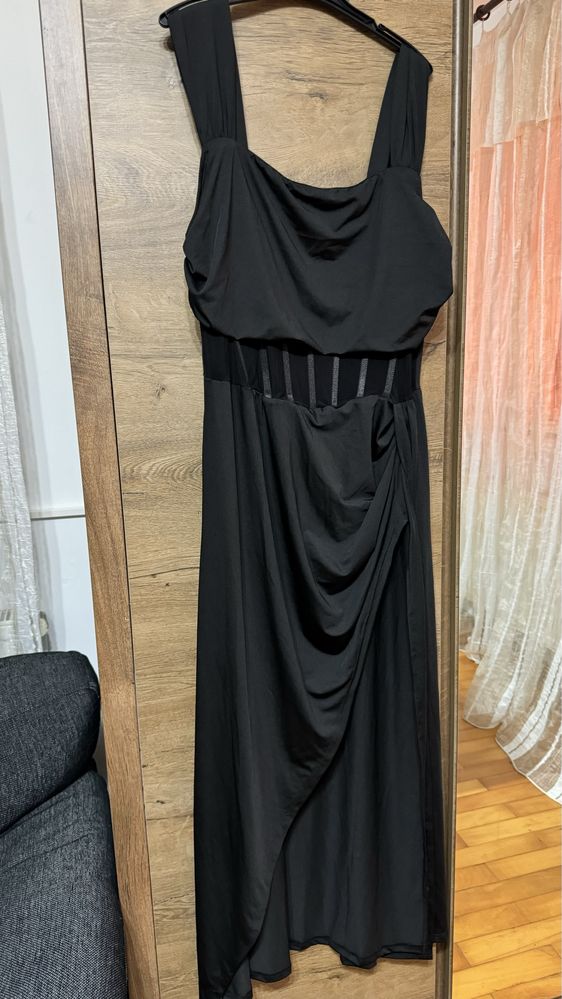 Rochie neagra de seara