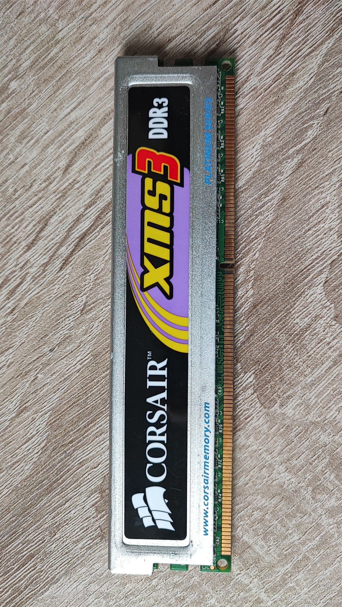 DDR3 - 2Gb - 1600Mhz - Corsair XMS3