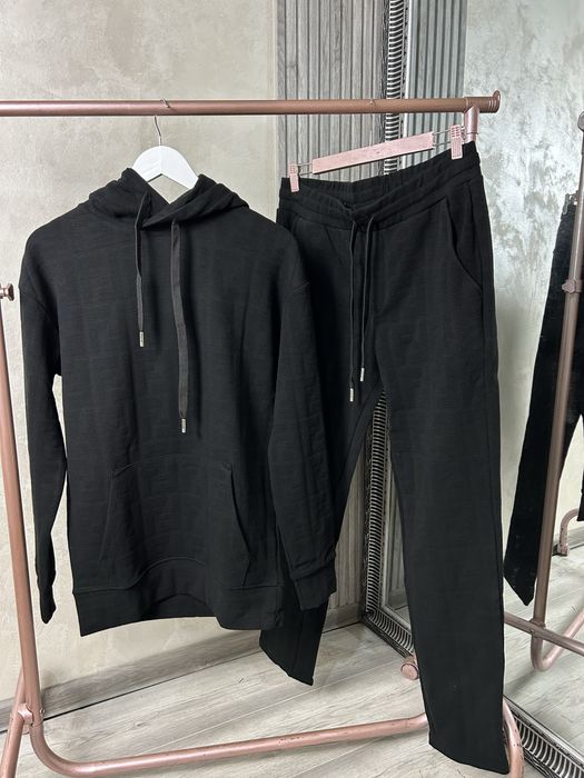 Мъжки черен екип