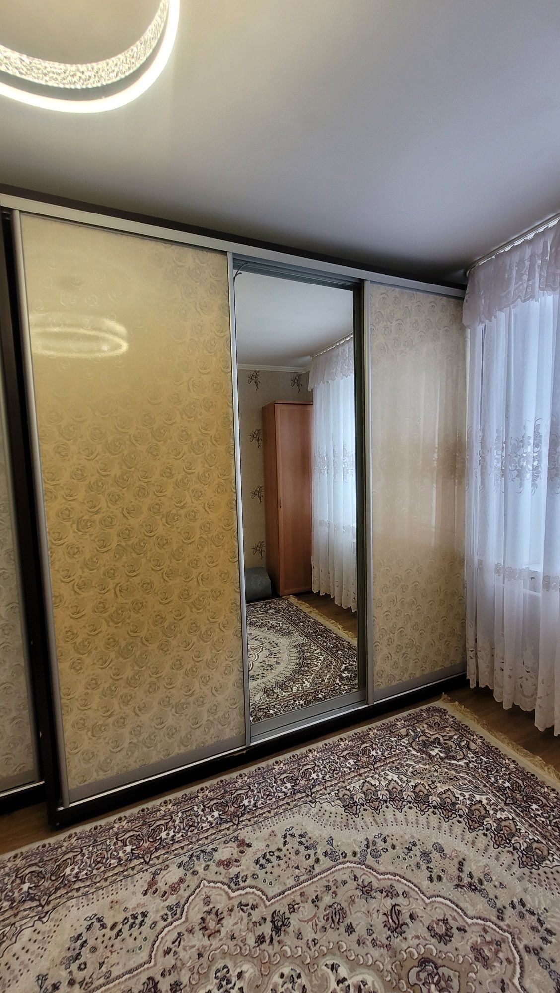 Шкаф купе в хорошем состоянии