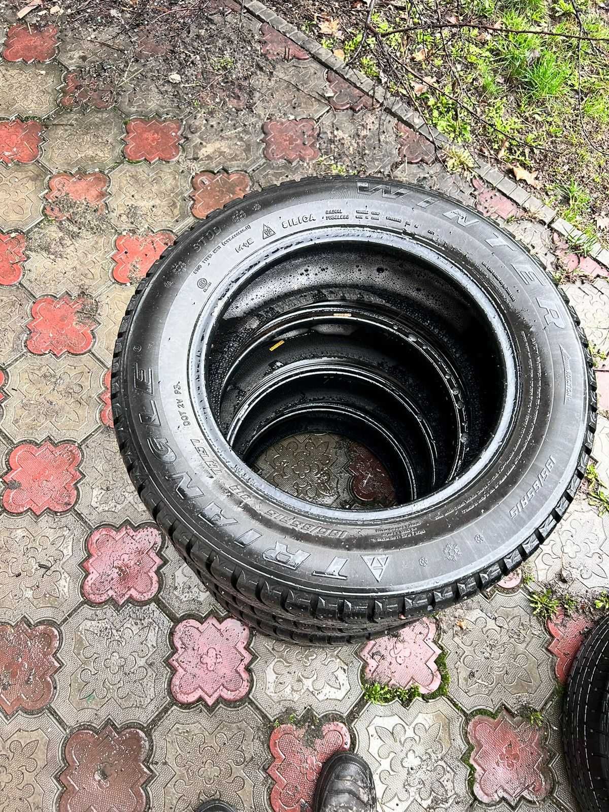 Продам зимние шины 195/65R15