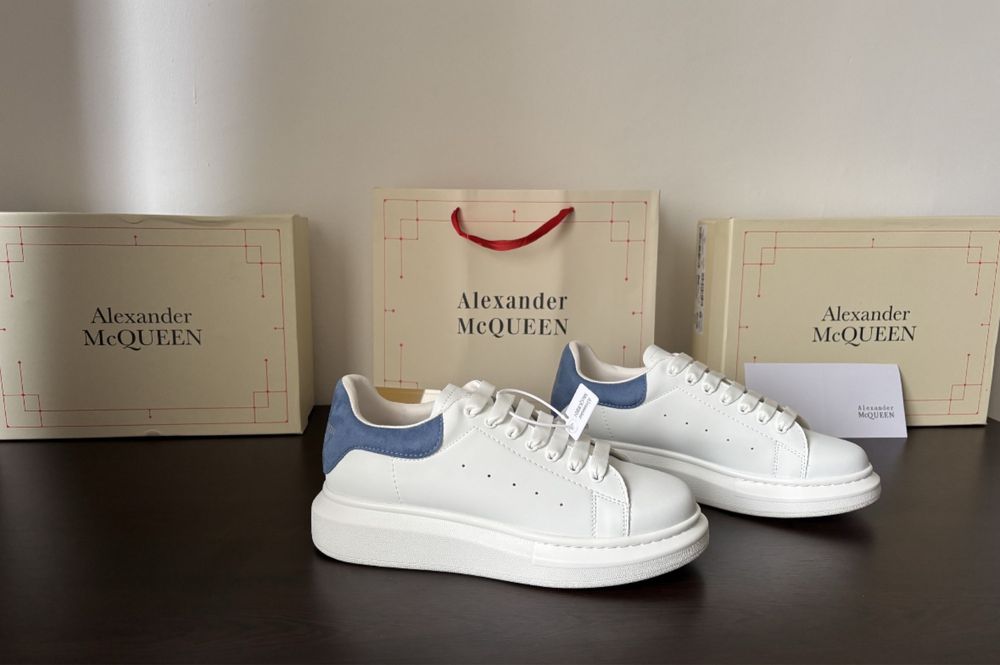 Sneakers Alexander McQueen Blue - Light Blue