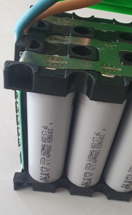 Masinuta electrica pentru copii