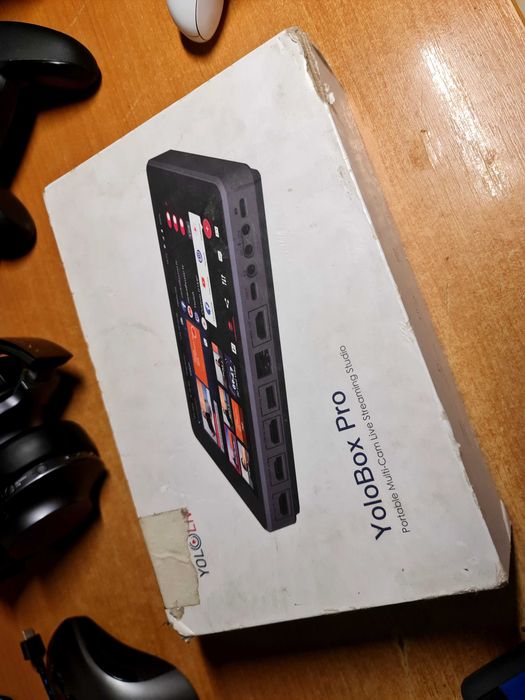 Шалом! Продаю ПТС Yolobox pro / с 4g (видеомикшер/рекордер/монитор)