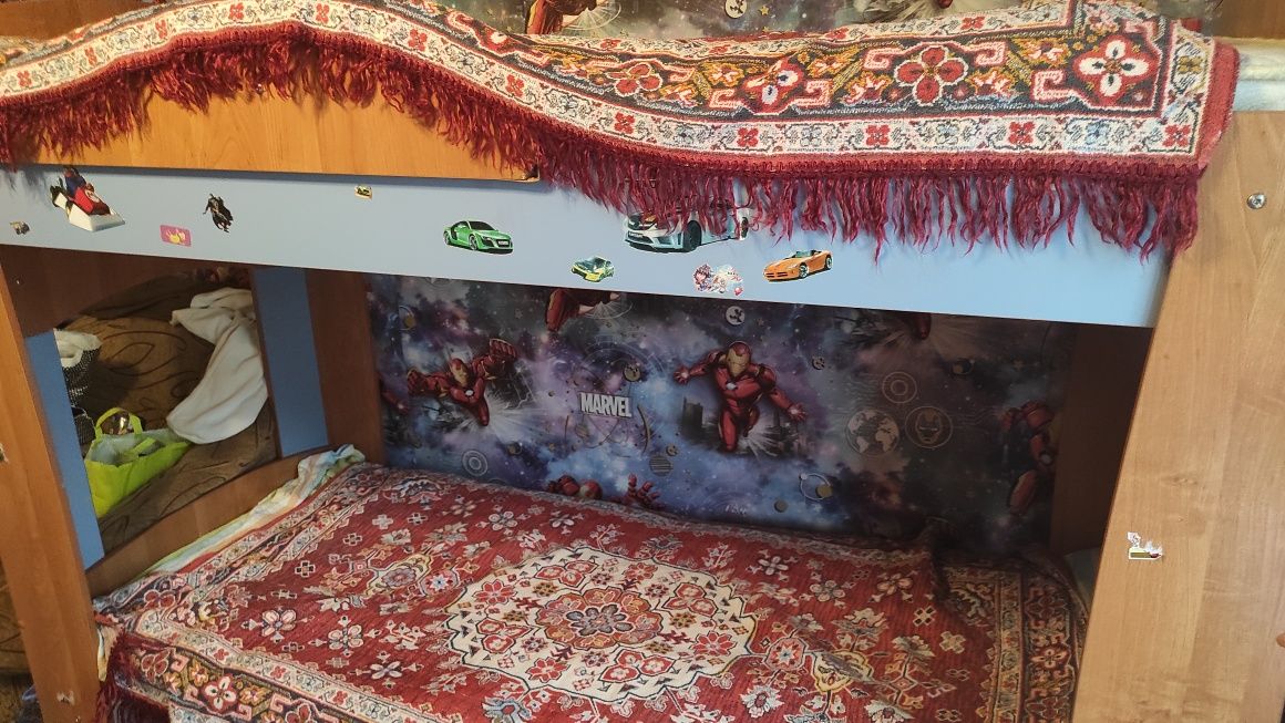 Кровать двухъярусная