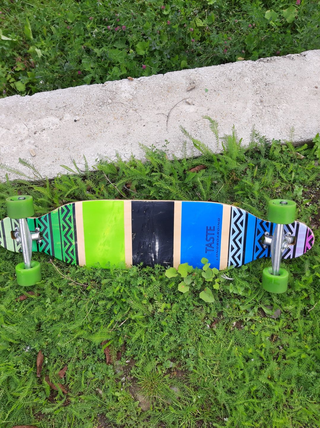 Vînd acest skateboard