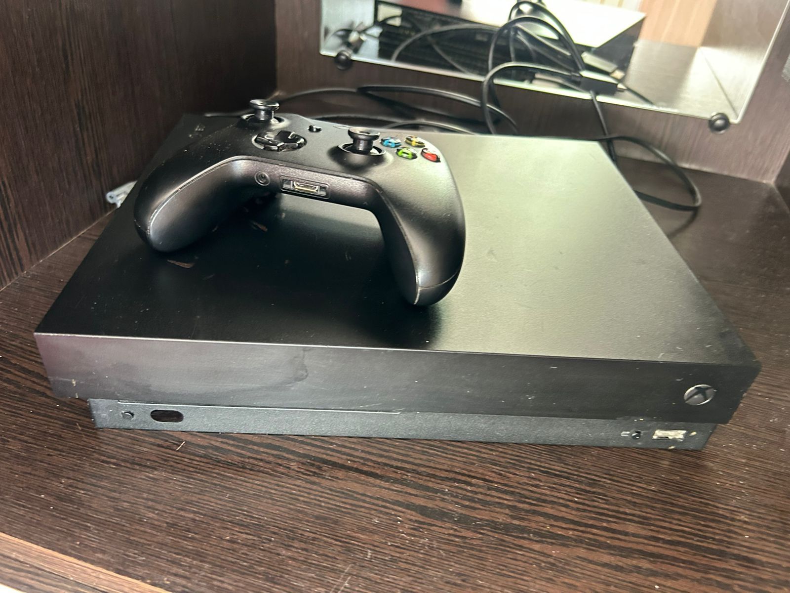 Продам хbox приставку с играми