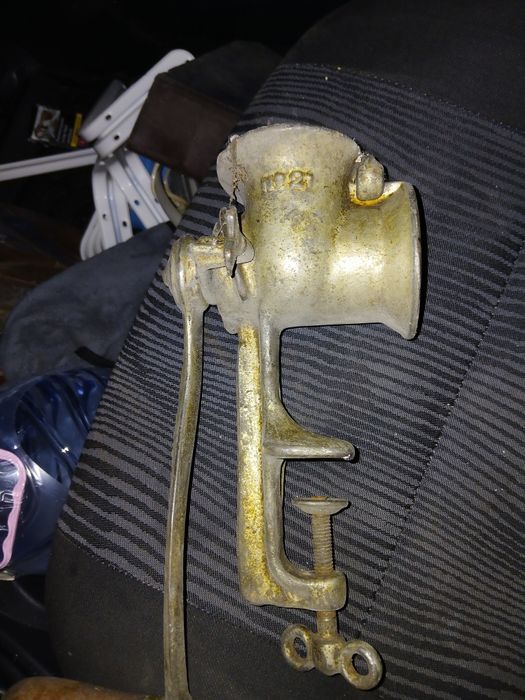 Masina de tocat carnea anul 1904