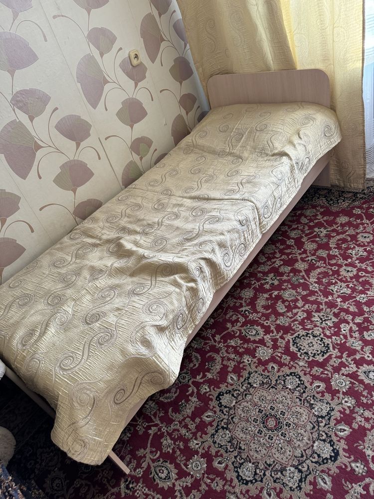 Продам 2 кровати с матрасом