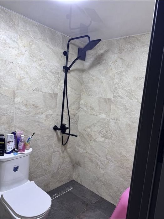 Срочно горщая цена 3х переделанная в 4х комнатная квартира