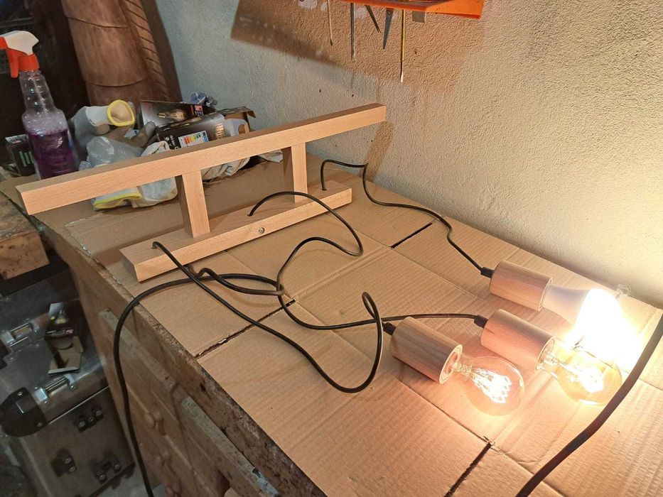 Aplica lemn 3 becuri E27 folosita, stare buna