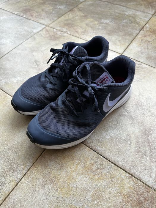 Маратонки   Nike