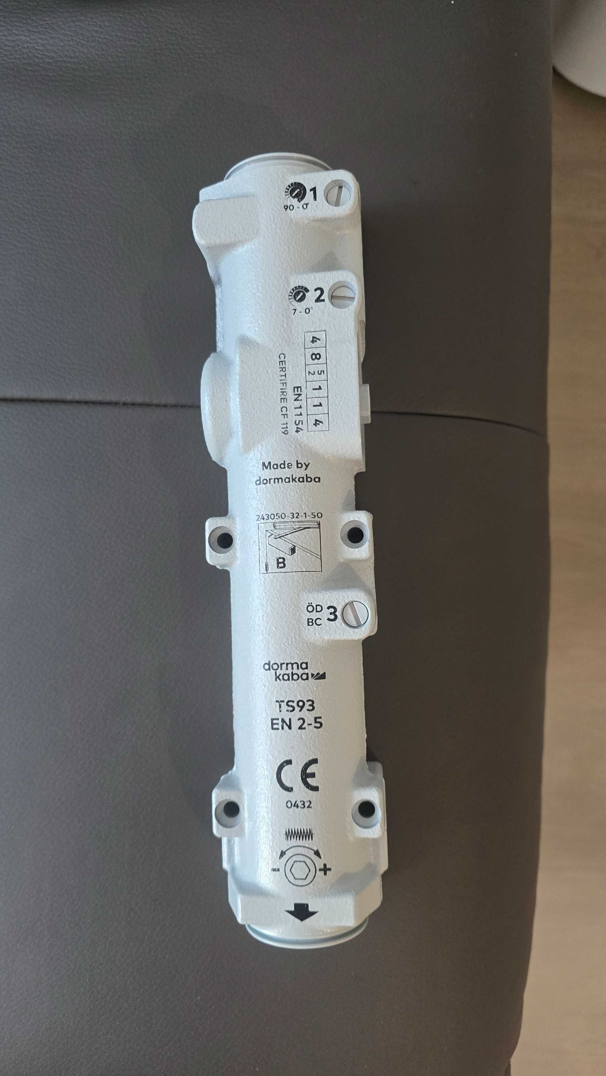 Автомат за врата DORMAKABA TS 93B Basic set - бял