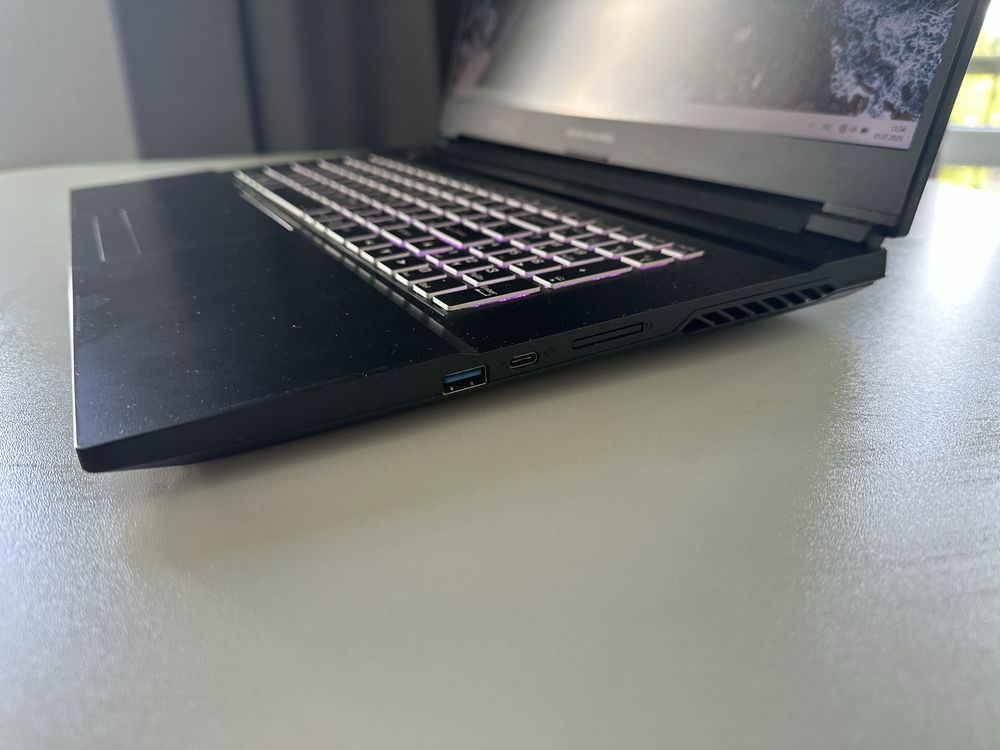 Игровой ноутбук DM 8 ЯДЕР + 16 ГБ ОЗУ