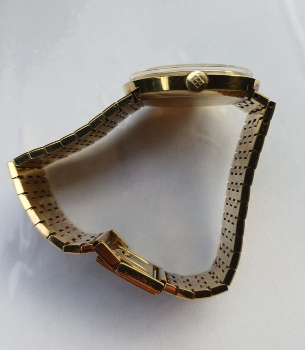 Стар механичен часовник