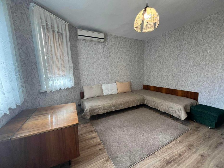 Дава се под наем Тристаен апартамент в Бургас, Център - 80 кв.м за 367.2 € - Снимка #2
