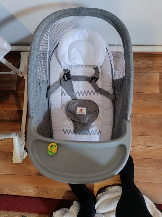 Продам,  детская качалку не дорого! Почти новая, все работает,