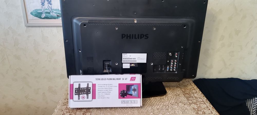 Телевизор 32 ЖК продаётся