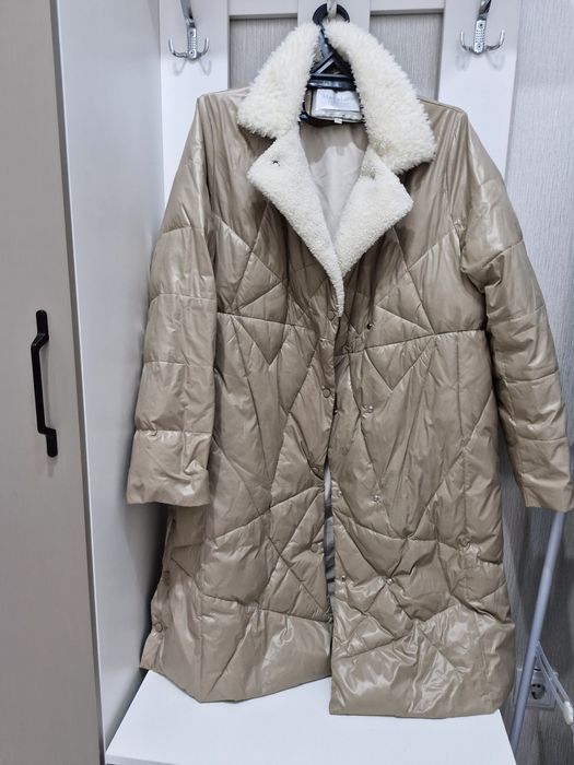 Пуховик зима, бежевый лёгкий
