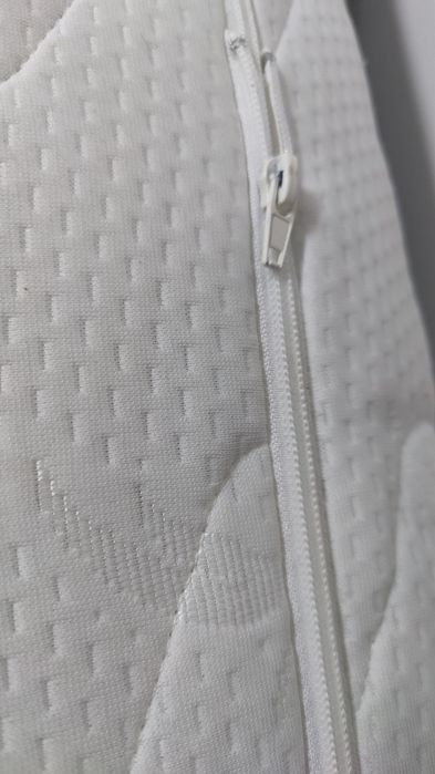 Vând saltea 160x200cm , memory foam.