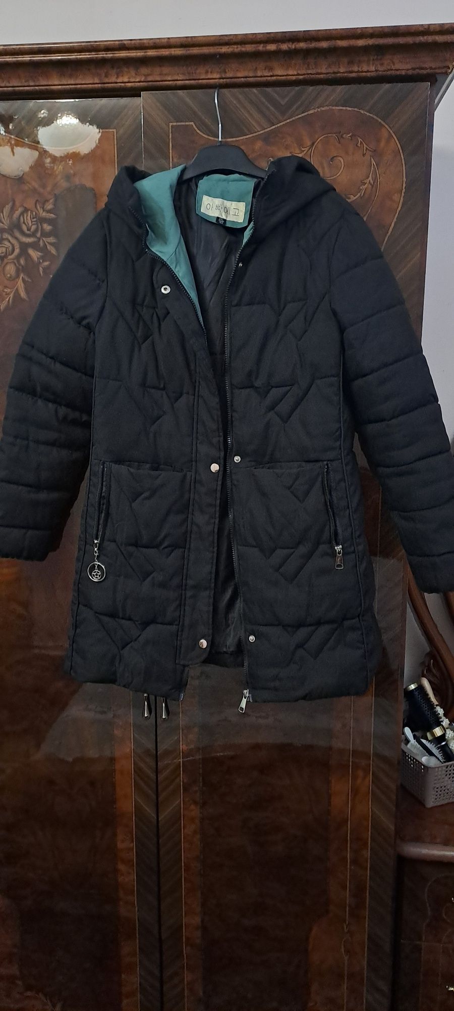 Продаётся тёплая куртка женская в отличном состоянии