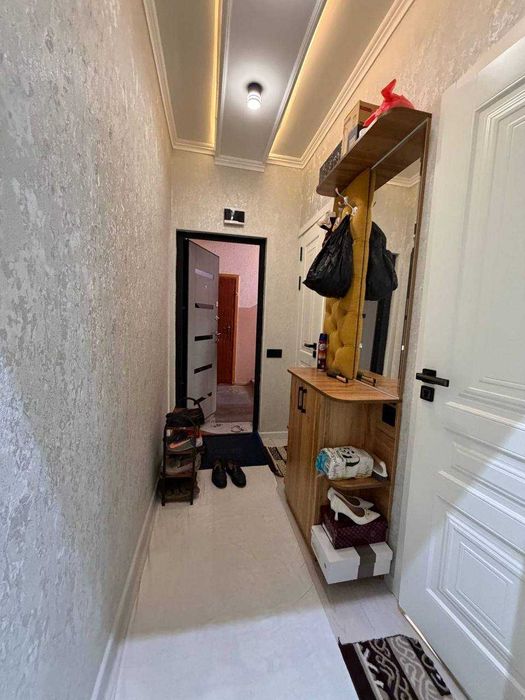 Чилонзор районда Ц-кварталда 2*3/3/5 уй сотилади.