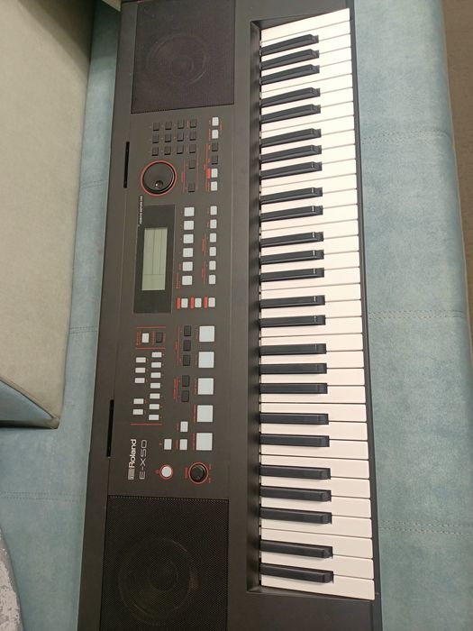 Продам синтезатор Roland