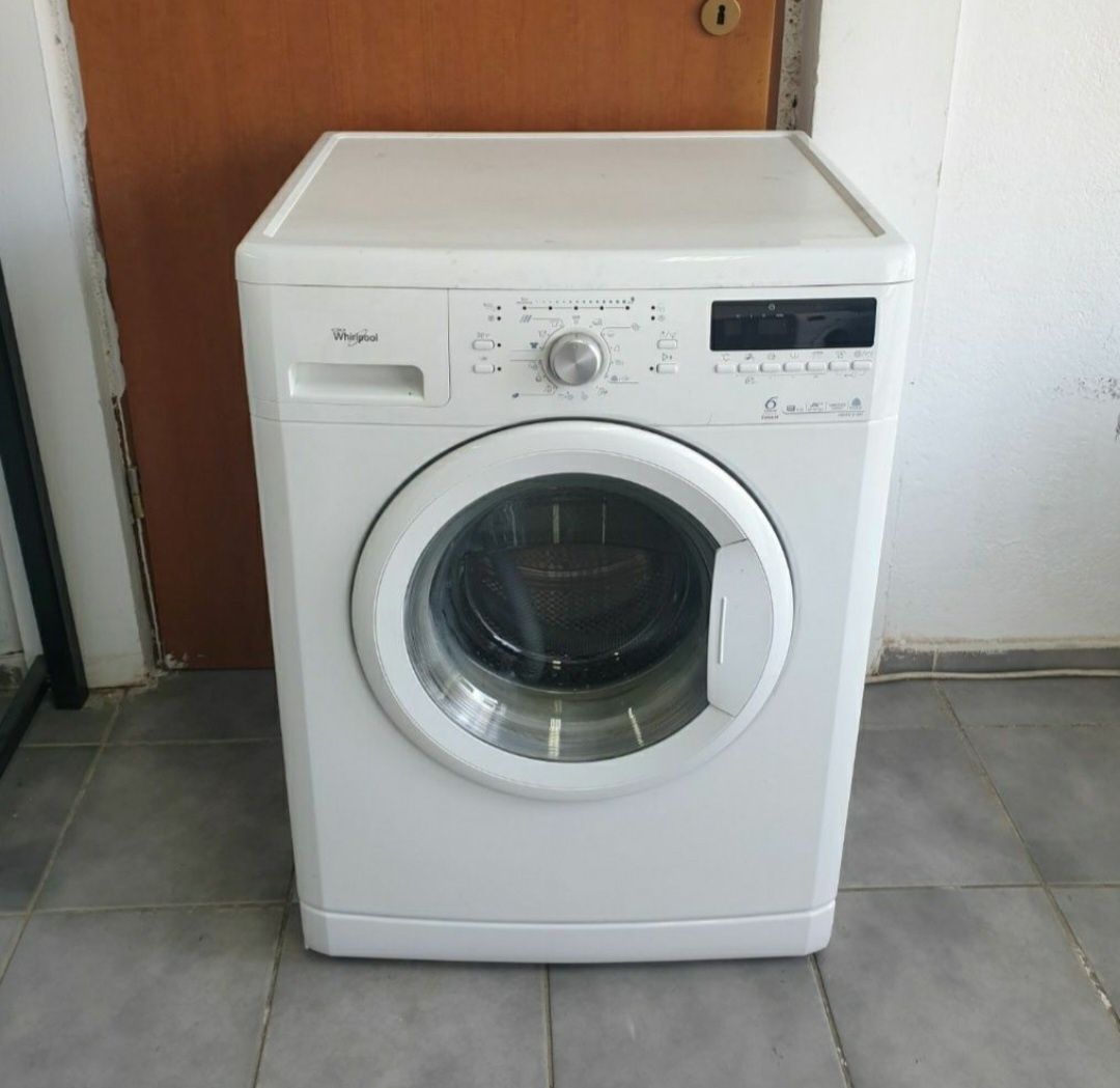 LICHIDARE DE STOC.  Masină de spălat rufe automată Bauknecht  506440